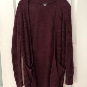 Very cute maroon cardigan for the fall!
